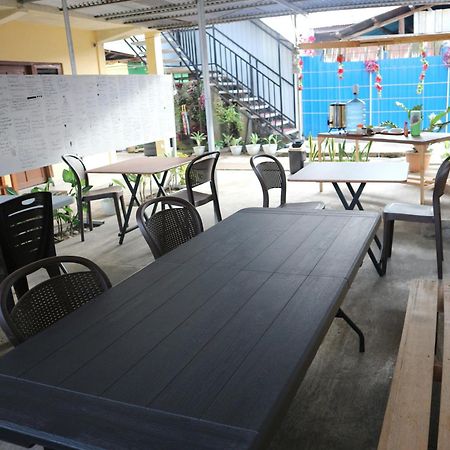 Tange Guest House Ruteng Exterior foto
