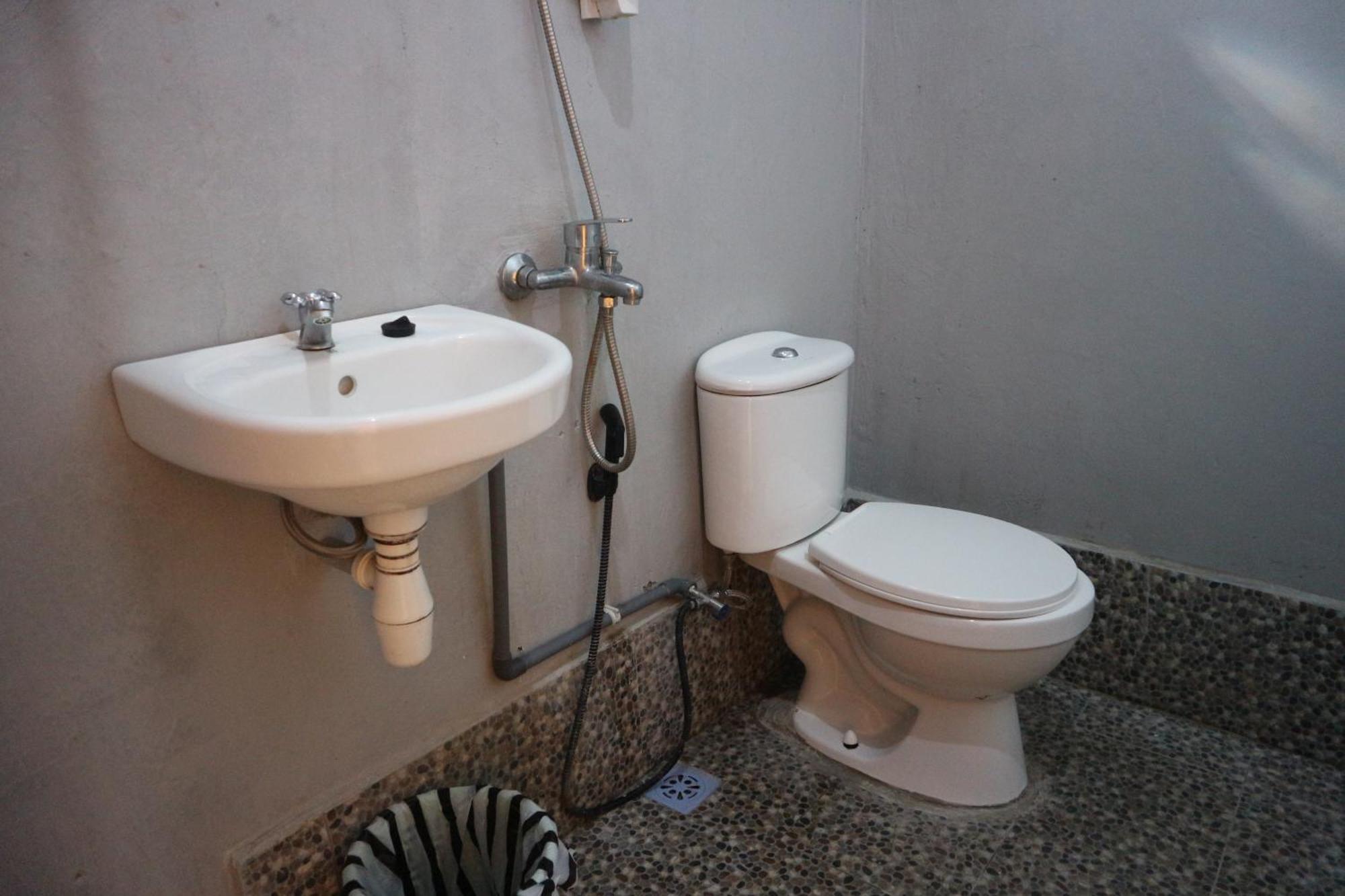Tange Guest House Ruteng Exterior foto